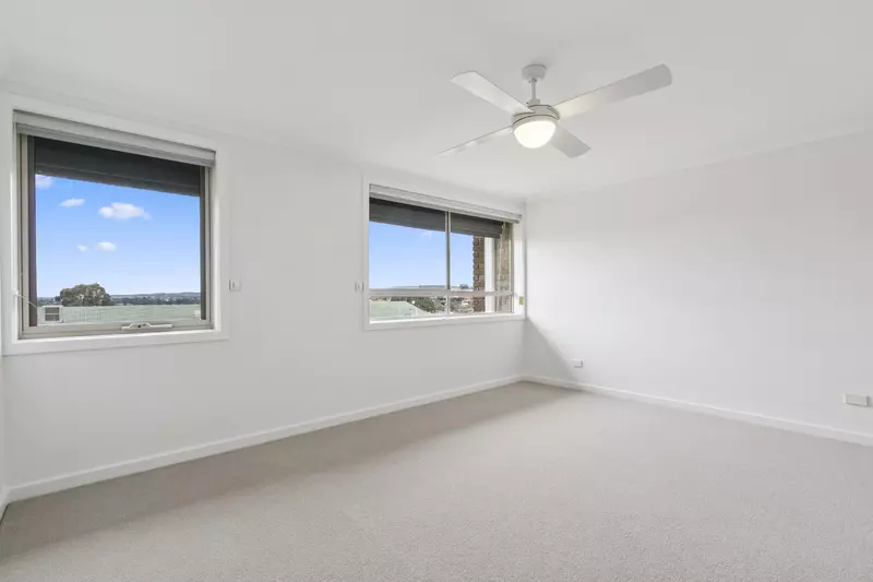 Light-Filled Serviced Apartment with Leafy Views