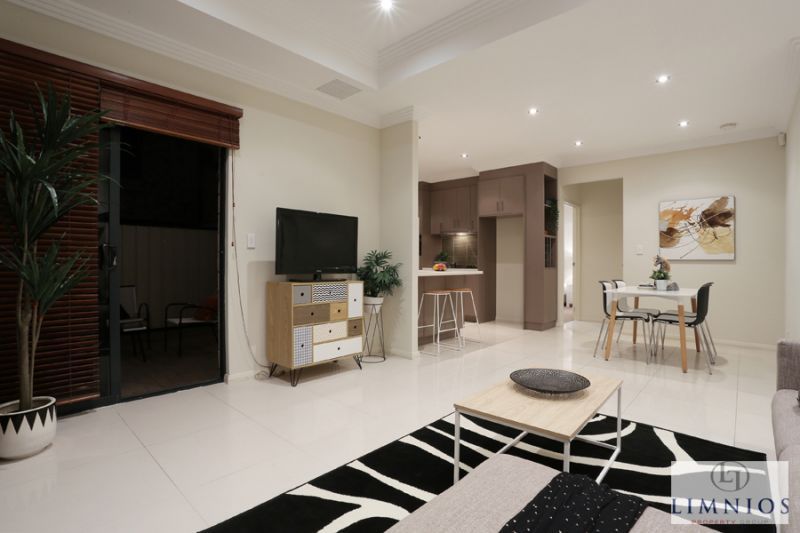 Spacious End Villa