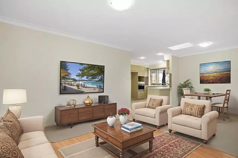 Sunlit Villa with Expansive Outdoor Living