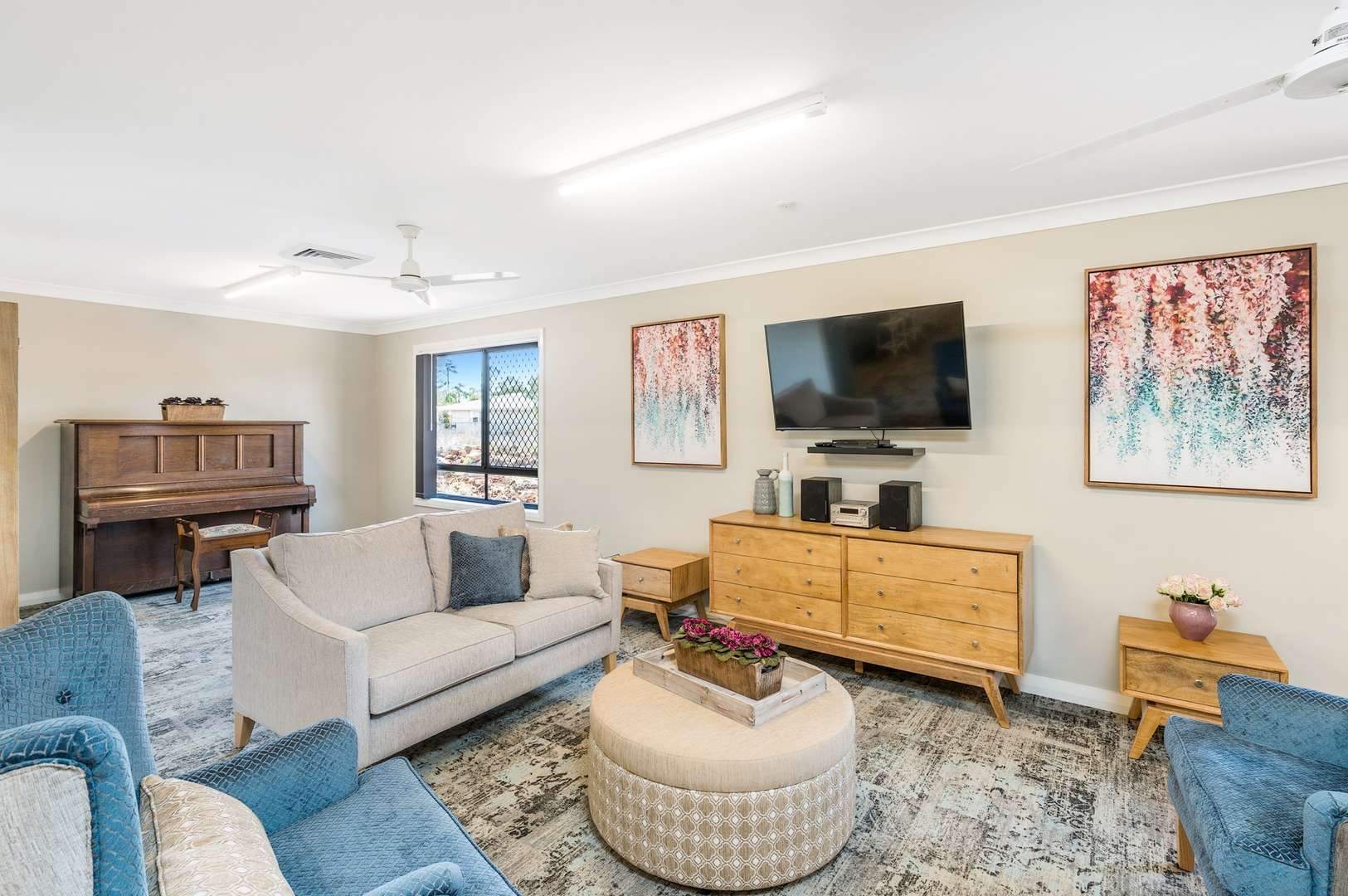 2 Bed + 1 Bath + Powder Room 'Waratah' Villa 