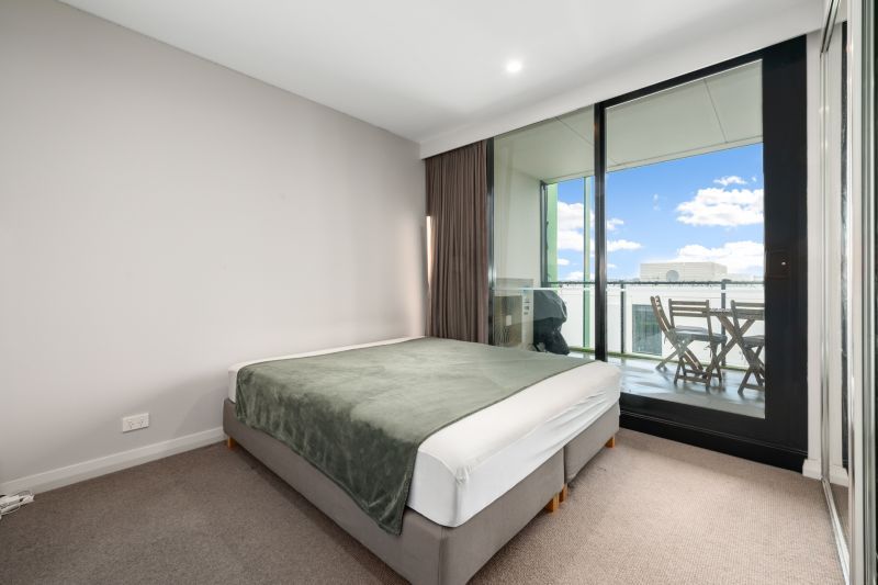 Stunning Views!! Lifestyle and Convenience!