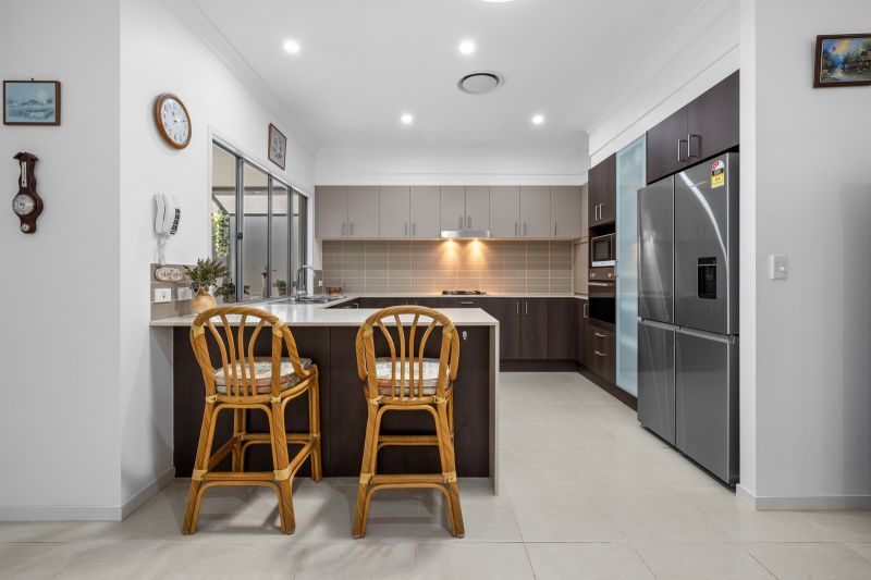 Spacious Living, Modern Three-Bedroom Design