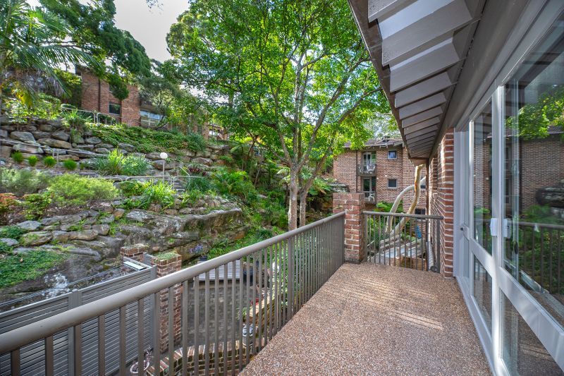 Fully Refurbished Large 3 Bedroom Unit with a Stunning Bushland Outlook