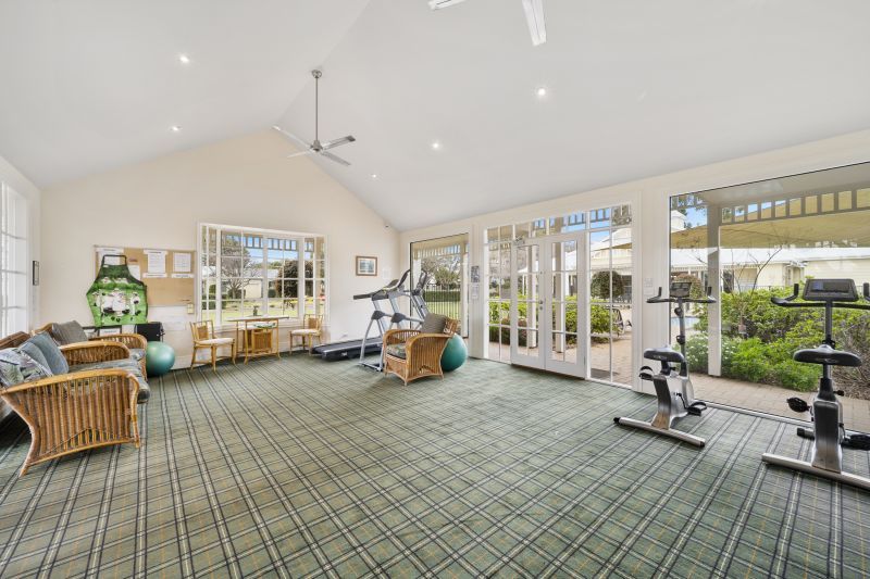 Two Bedroom Home Close To Clubhouse and Pool