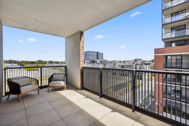 Oversized Corner Apartment with Balcony and City Views