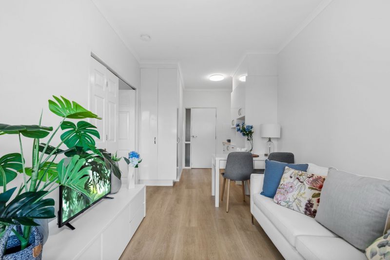 Spacious one-bedroom apartment ready to call home