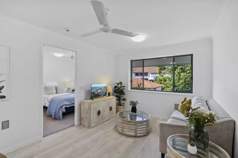 Beautiful home with services