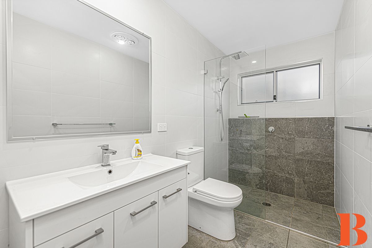Near New Home - Easy Care Lifestile - Fresh and beautifully Appointed