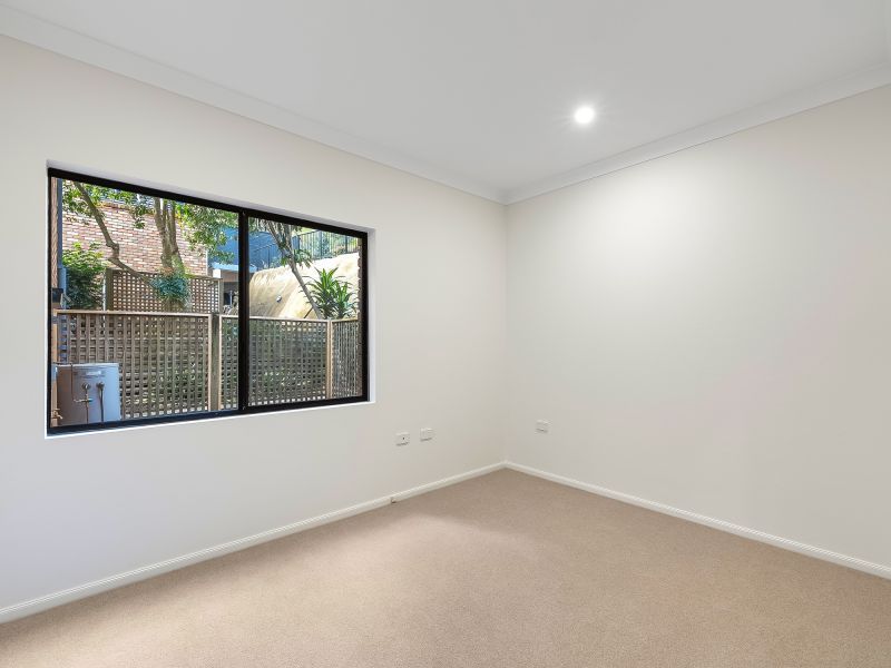 Spacious Garden Retreat Near Village Heart