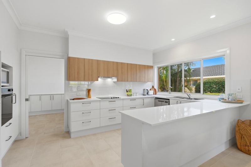 Spacious villa with double garage