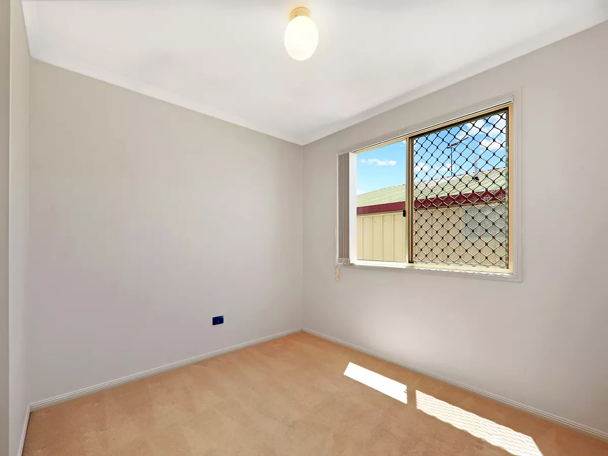 3 Bedroom Villa - Beautiful Cottage - BONUS - Green Space - SOLD