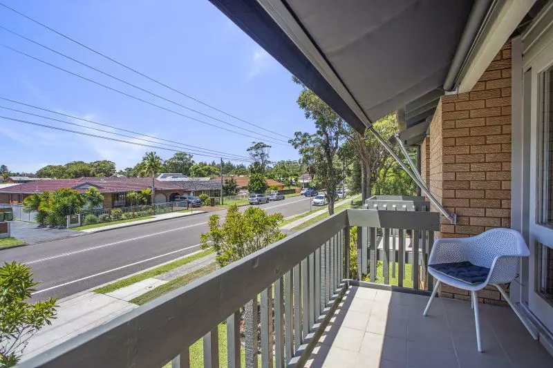 Bright and sunny first floor unit