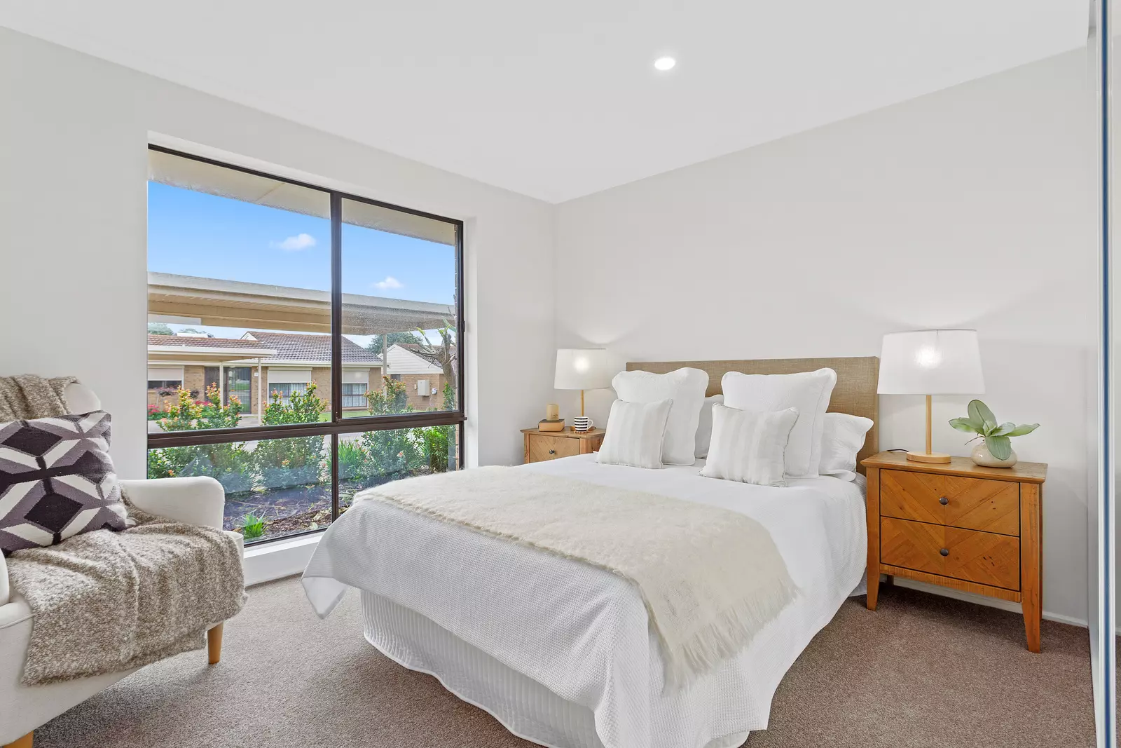 Recently renovated, this 2-bedroom retirement unit with carport is set within beautifully maintained grounds, just moments from the vibrant Adelaide CBD.