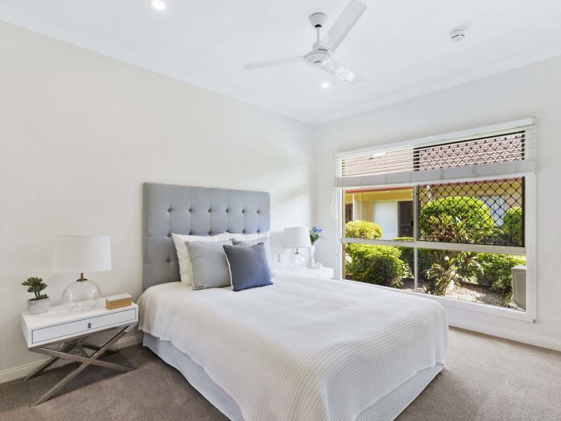 One-bedroom apartment located in a quiet and peaceful setting.