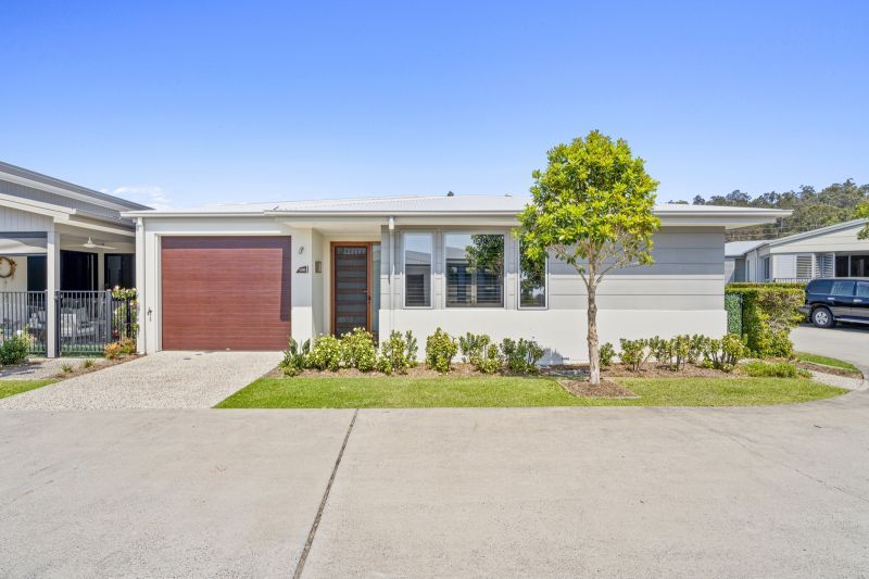 Light-Filled Modern Living - Move in Today!