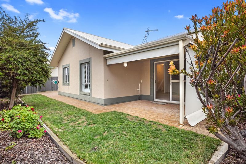 Beach Strolls and Morning Café Coffee, Just Steps from Home
