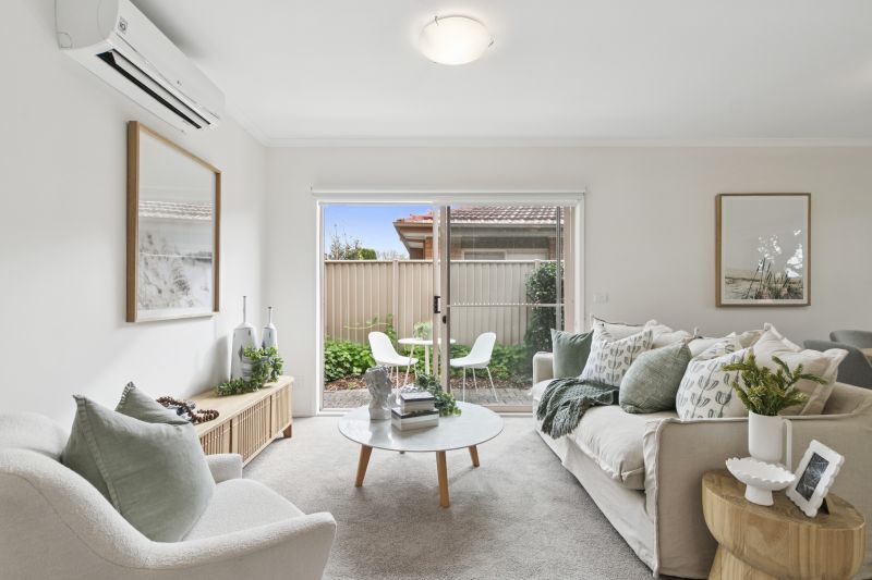 2 bed villa with private courtyard and modern kitchen