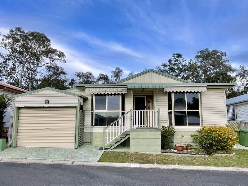 3-bedroom Home with bushland views - GREENBANK GARDENS