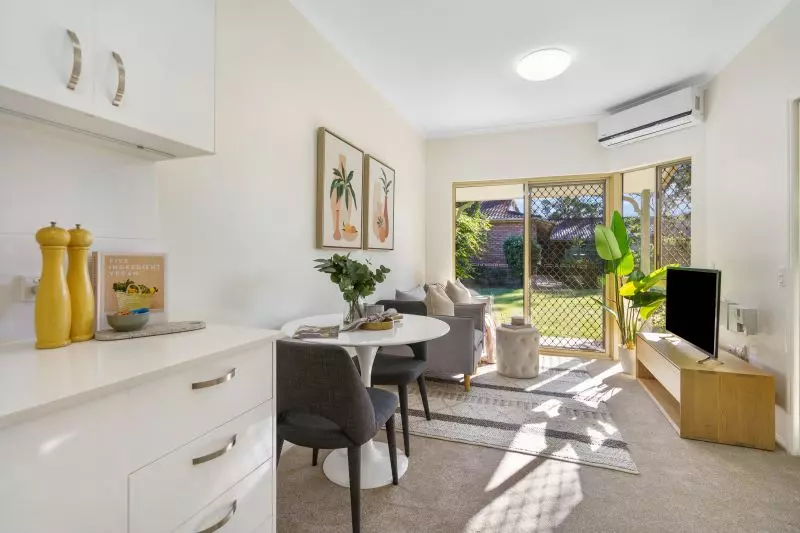 One bedroom apartment with services - Under refurbishment