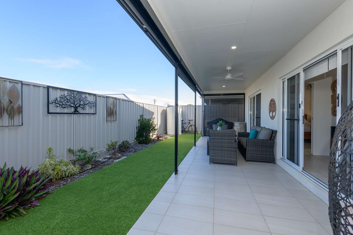 Luxury RV Living with Expansive Alfresco Entertaining 