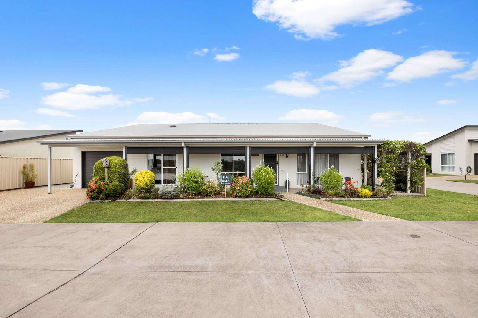 Great location for this home in Palm Lake Resort Eagleby
