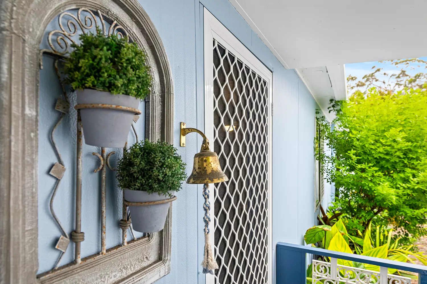 Fabulous Covered Outdoor Living Area - Hampton Style Decore - So Much Space 