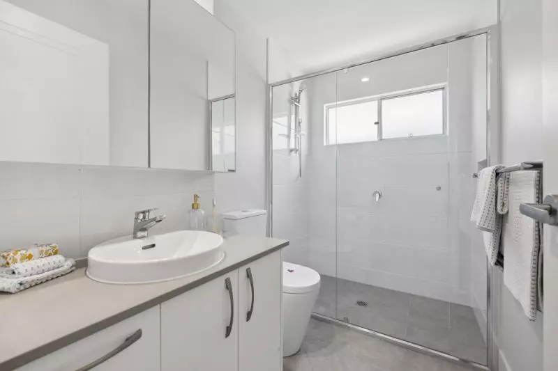 MOVE IN READY WITH MANY EXTRAS