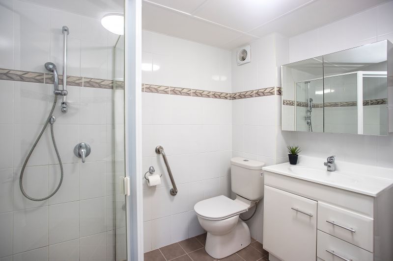 Spacious ground floor 2 bedroom unit