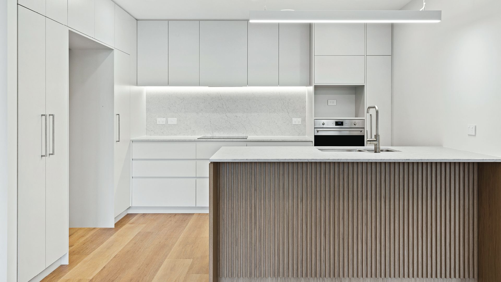 Spacious courtyard apartment surrounded by established gardens