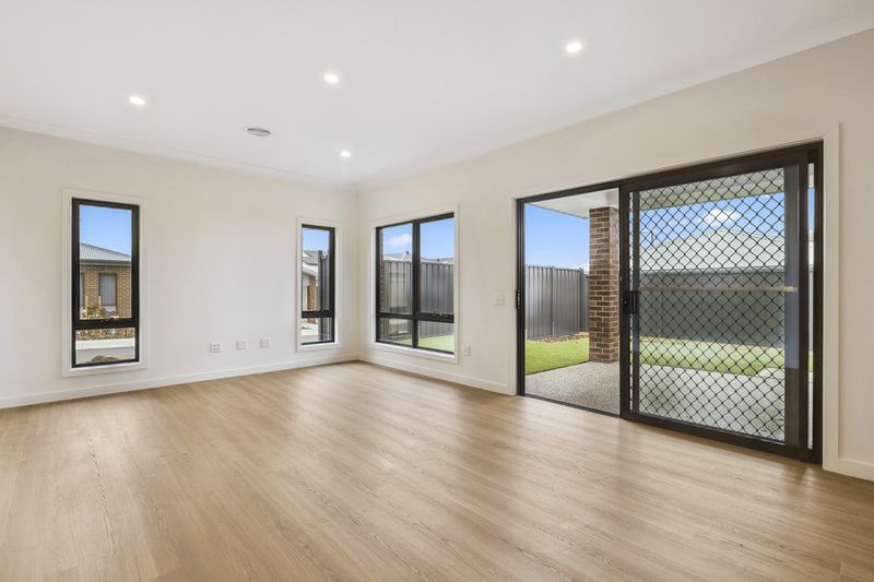 “Lupus Design” Villa Offering Space and Light