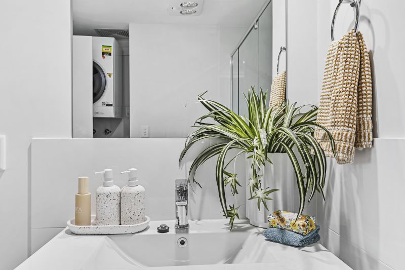 Ground-floor garden apartment!