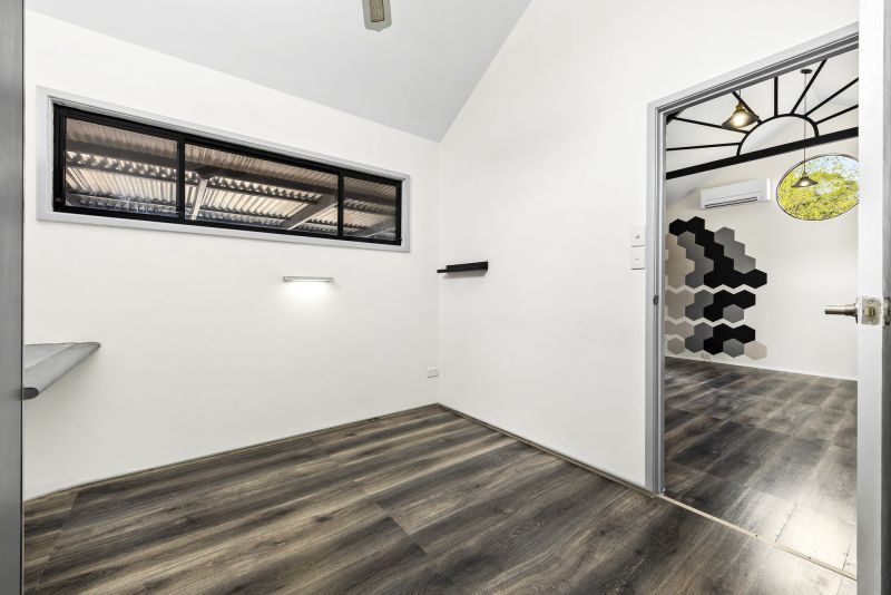 Modern Haven - Relaxed Indoor-Outdoor Living