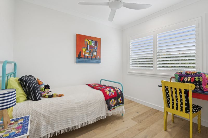 Expansive Alfresco & Vibrant Modern Design