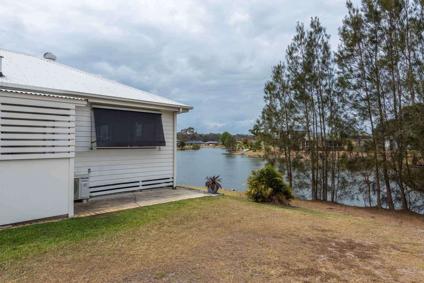 Palm Lake Yamba - Uninterrupted Water Views