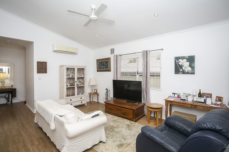 Light filled 2-bedroom home with outdoor entertaining deck