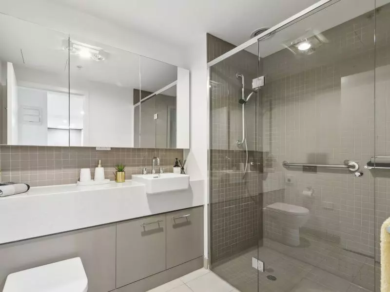 Modern, Light-Filled Apartment with Balcony and Secure Parking