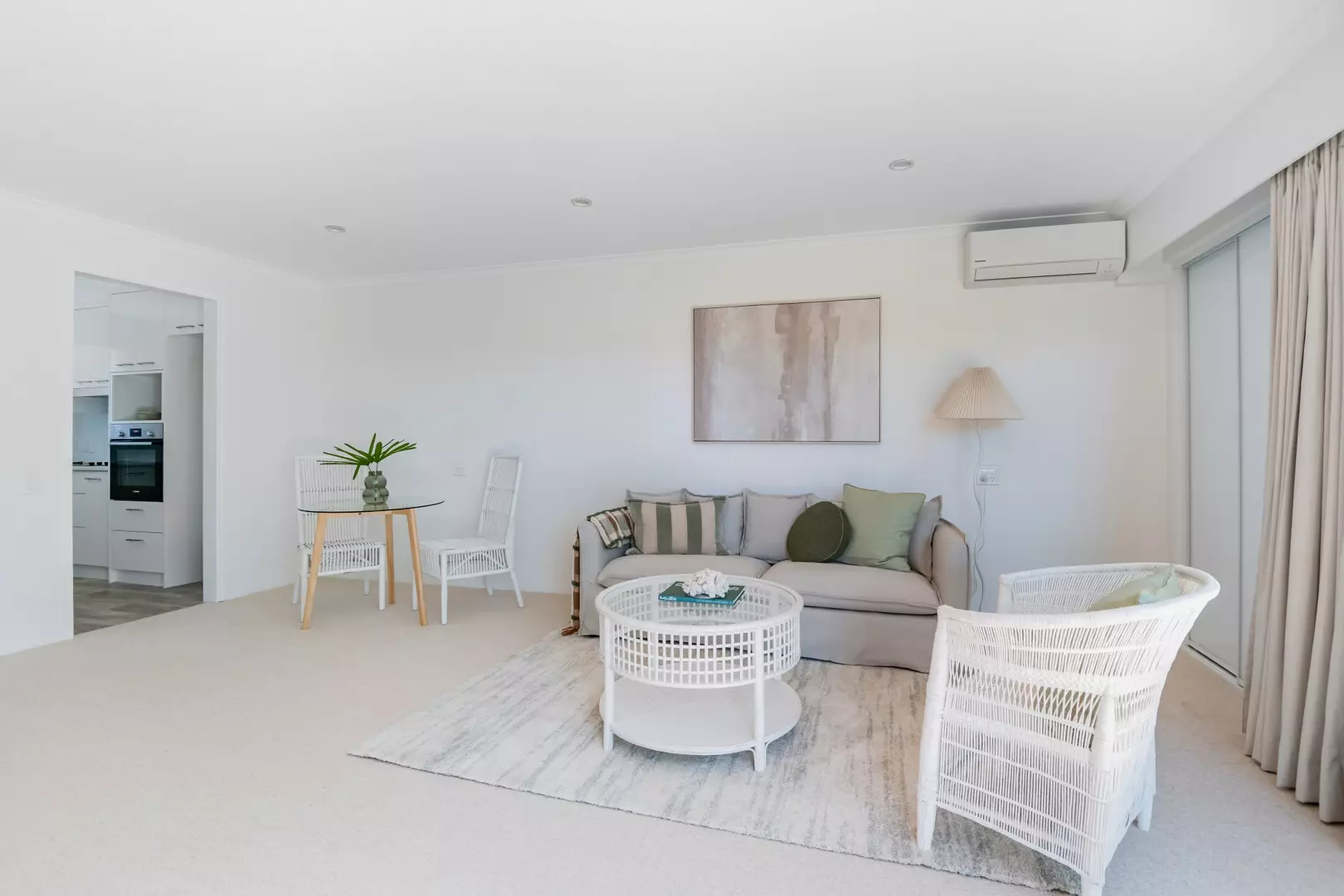 Refurbished One Bedroom Unit with Balcony