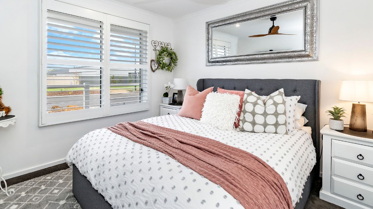 Experience the perfect balance of practicality and style with the Edford.