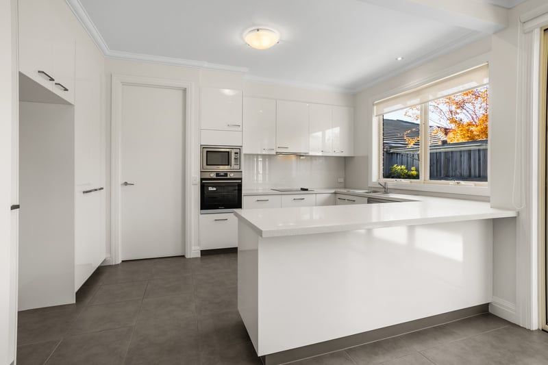 Relaxed And Modern Bayside Living