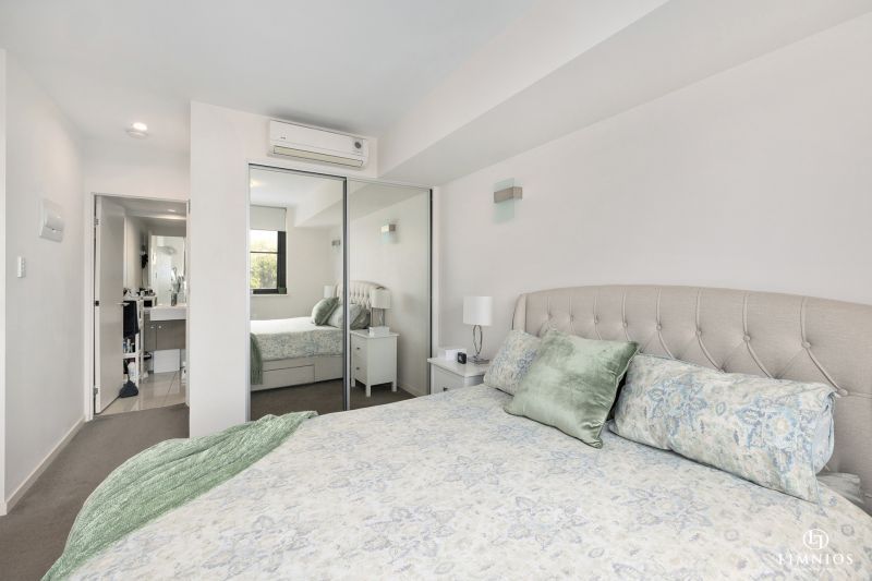 Exquisite Modern Living, Impressive with Great View!
