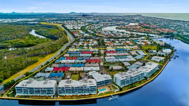 Living Choice Kawana Island