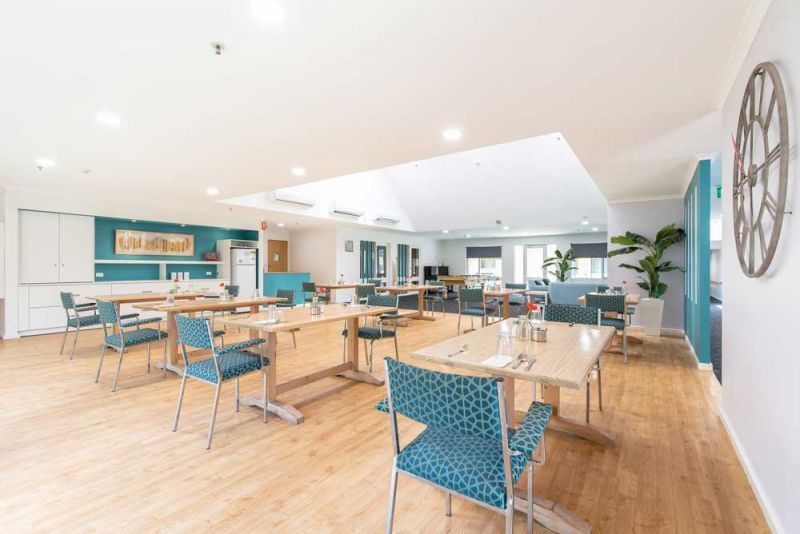 Live in this lovely unit while accessing the level of support you need when you need it!