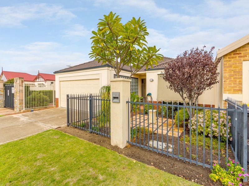 ARCADIA WATERS MADDINGTON - This Property Is Sure To Impress...