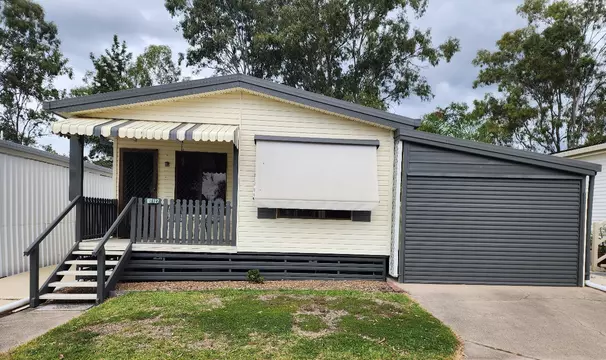 2 Bedroom Villa - Outdoor Areas - Large Garage - Shed - Backing onto Tranquil Green Spaces - NEW LISTING!