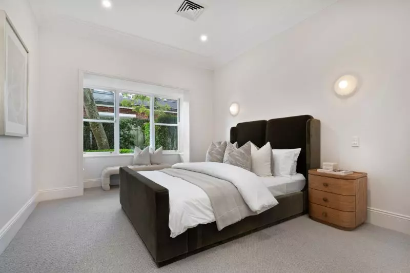 Rare Free-standing Contemporary Villa