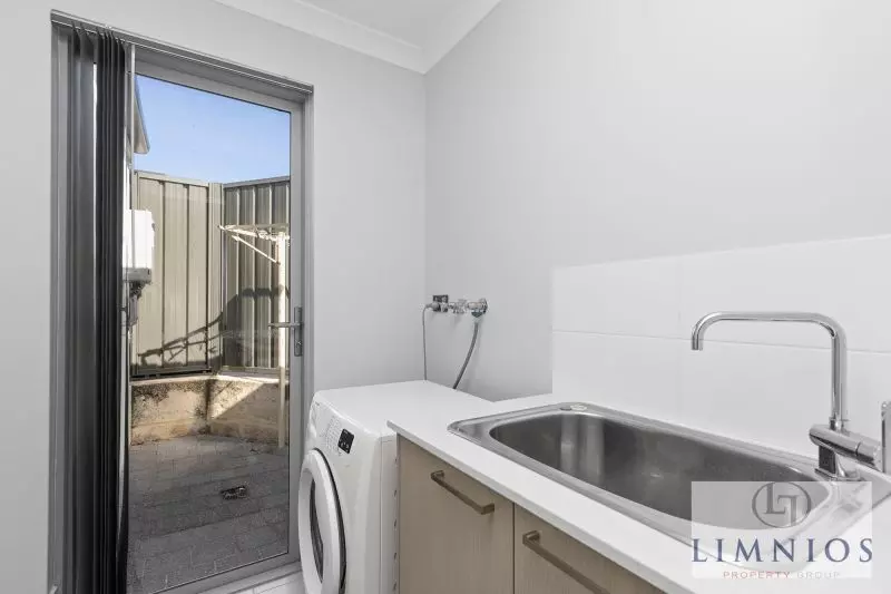 Street Front Stunner !