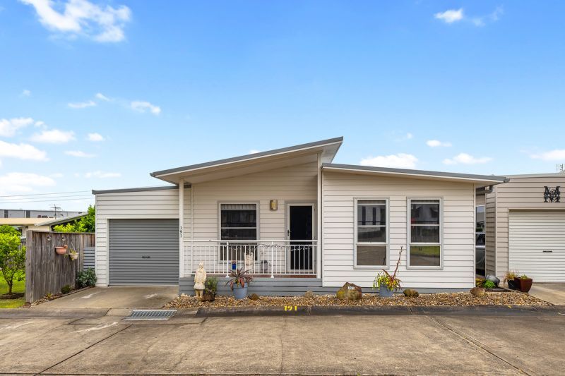 Modern, Relaxed Living – Perfect for Downsizing!