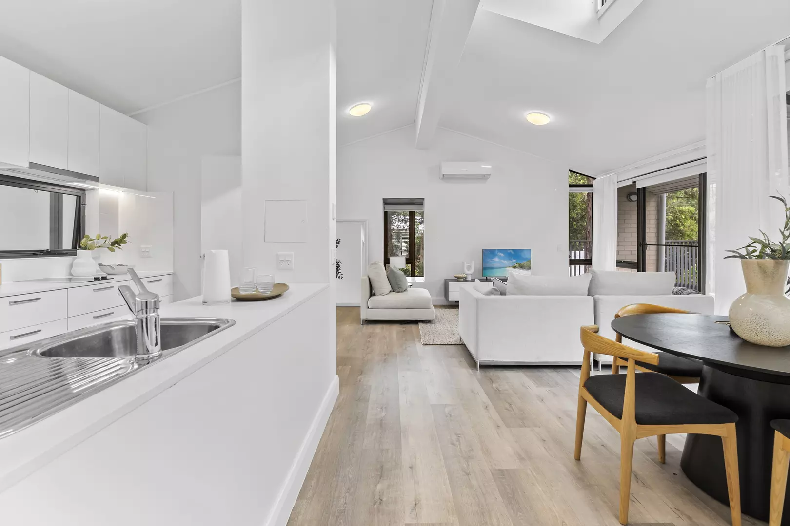 Modern and Spacious 2 Bedroom Home - Unit 31