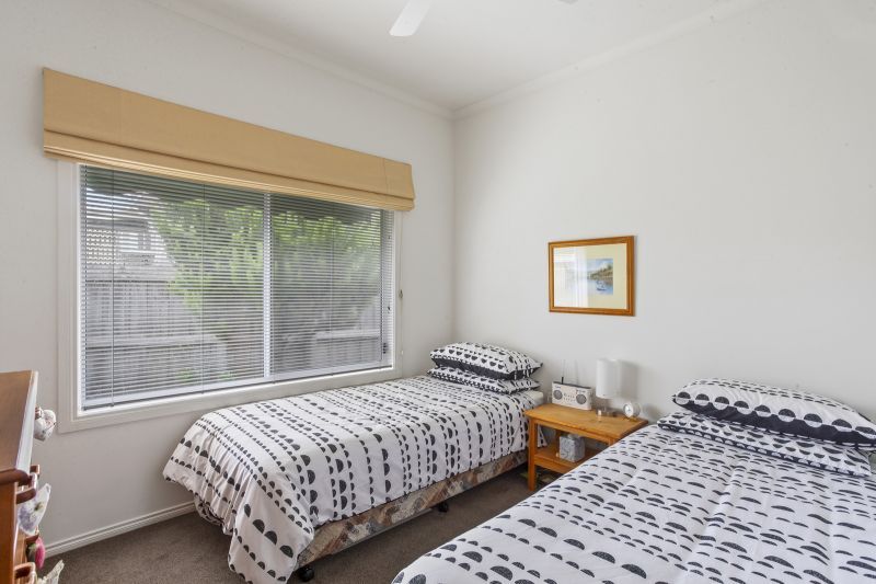 Beautifully presented 2 bedroom home!