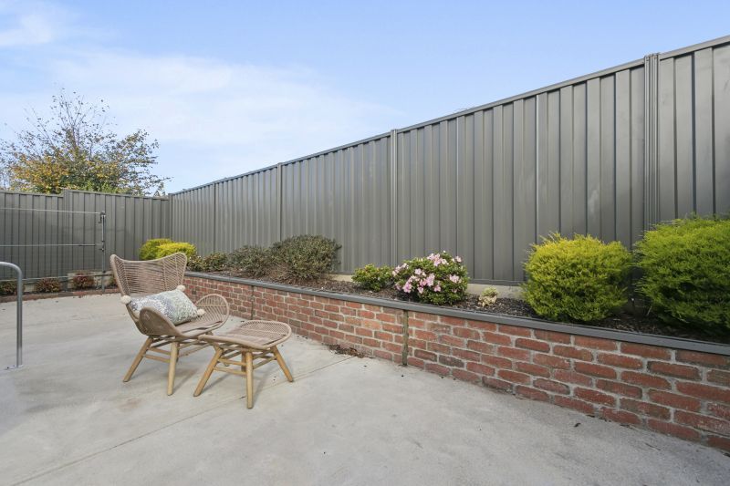 Beautifully presented with a lovely backyard villa